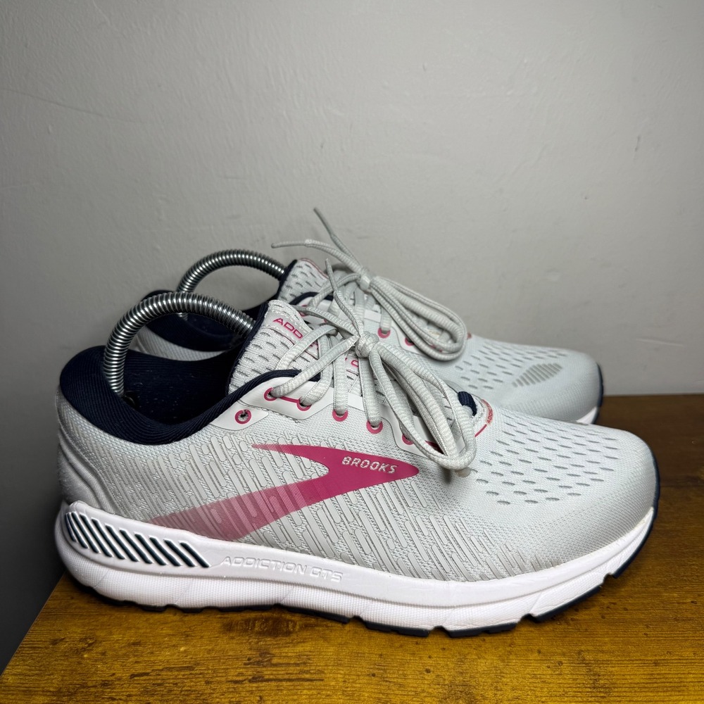Brooks Addiction GTS 15 Running Shoes Womens Size 9 2A Narrow Grey Pink